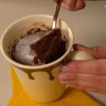 Torta al cioccolato in tazza