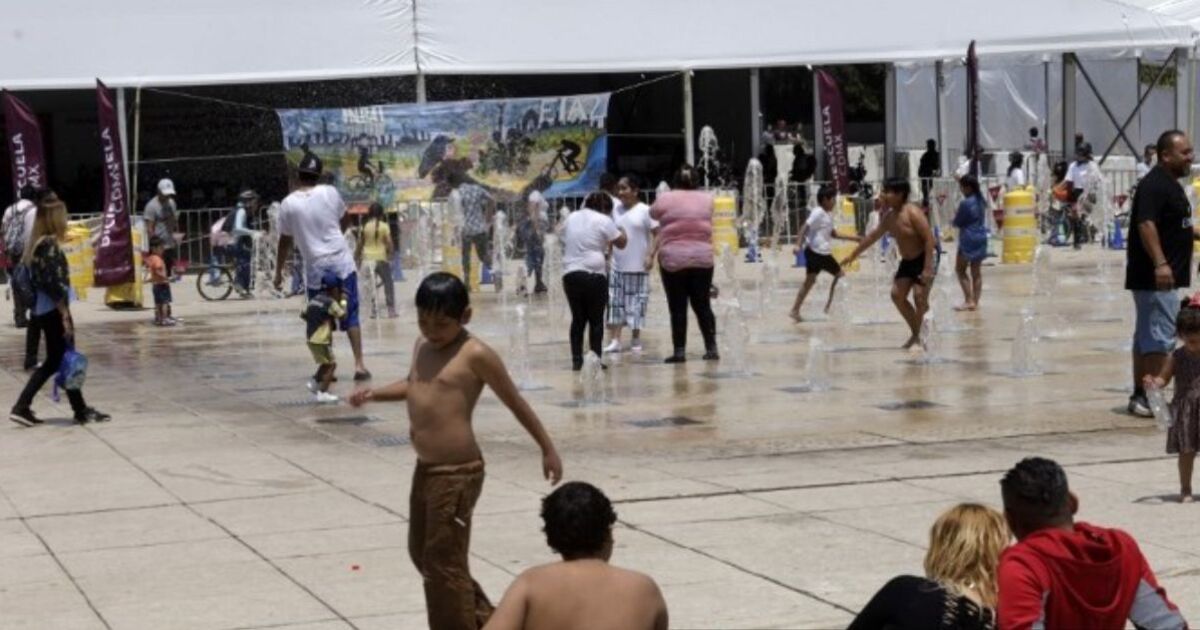 In Mexico, 956 people have fallen ill due to a heat wave that has